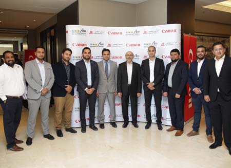 Canon team and local distributors at the EOS 5D Mark IV launch. 