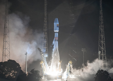 Hispasat launches new communications satellite