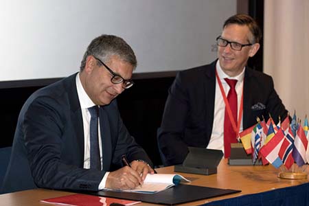 Govsatcom Precursor Pacis-6 contract signed with Inmarsat